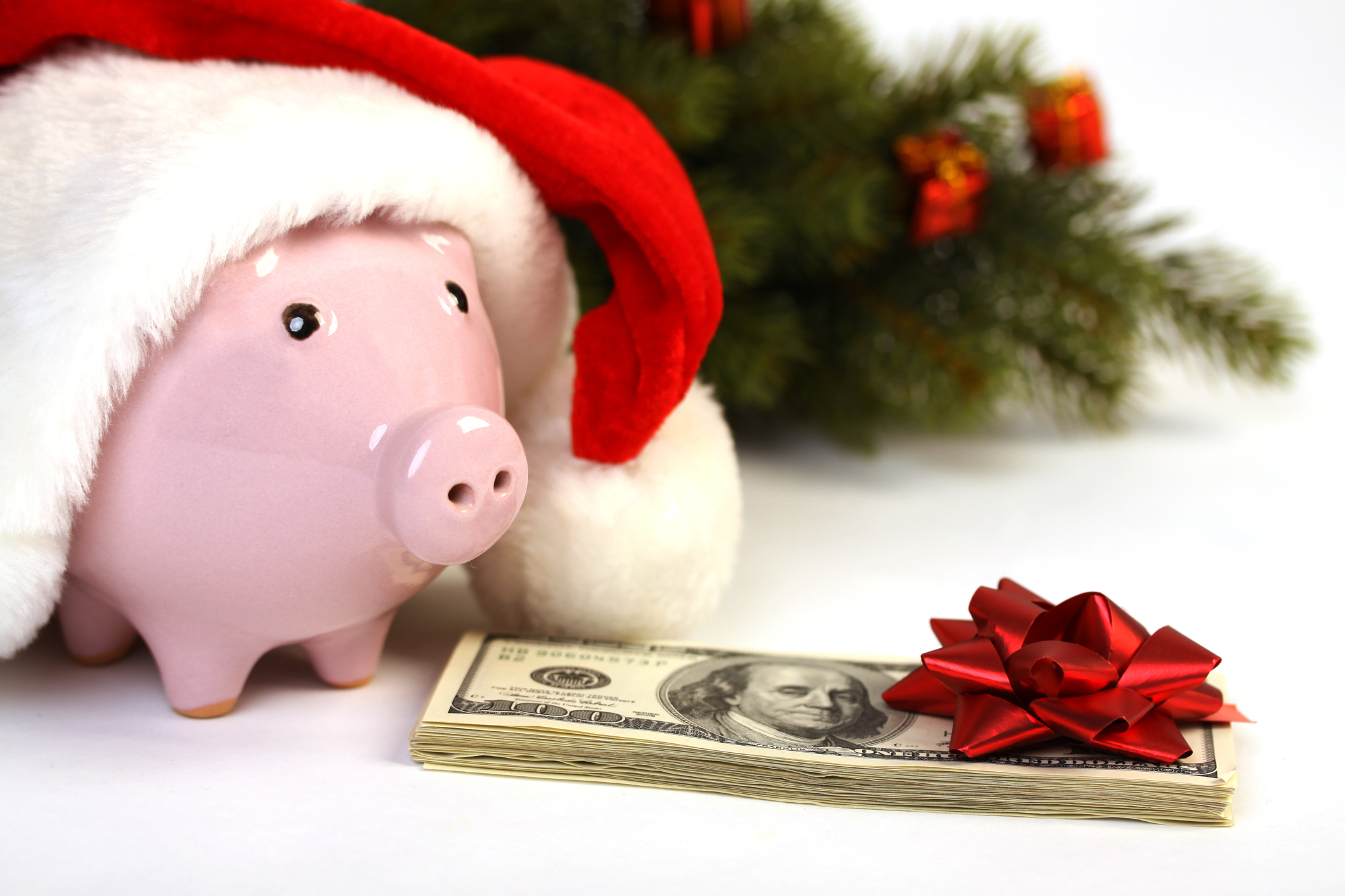 В этом году большинство банков отказались от традиционных рождественско-новогодних акций.